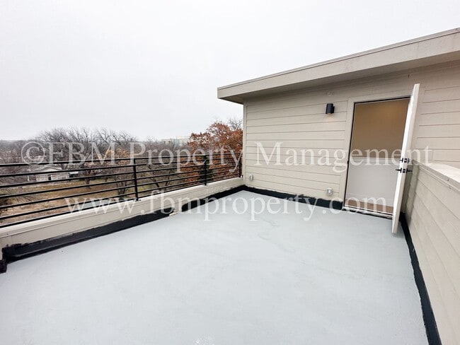 Building Photo - 2610 Kimsey Dr