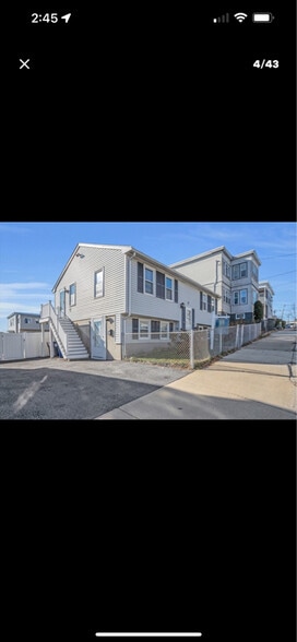 Primary Photo - 133 Bellingham St