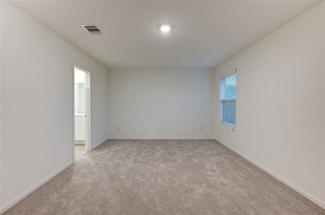 Building Photo - 1610 Birch Wood Dr