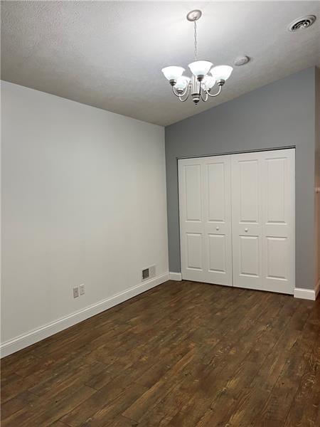 Building Photo - 501 Dinnerbell Rd