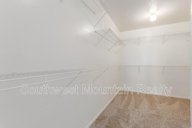 Building Photo - 5179 E Silverbell Rd