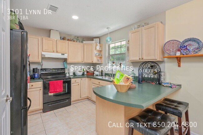 Building Photo - 3101 Lynn Dr