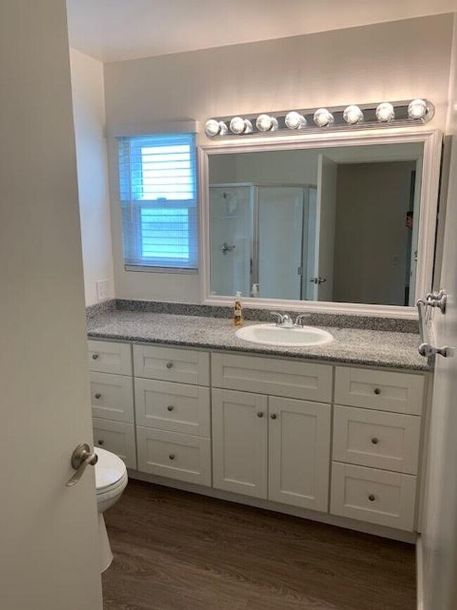 Building Photo - A beautiful Del Mar model for lease in Leisure Village