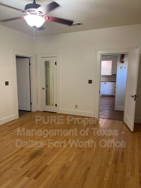 Building Photo - 501 E Monroe St
