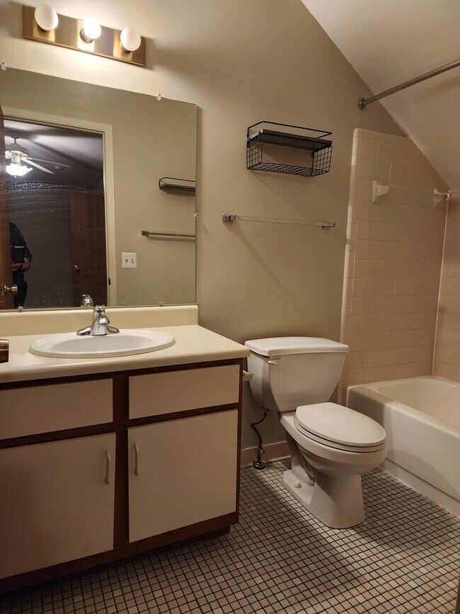 Building Photo - 3370 Heritage Pky