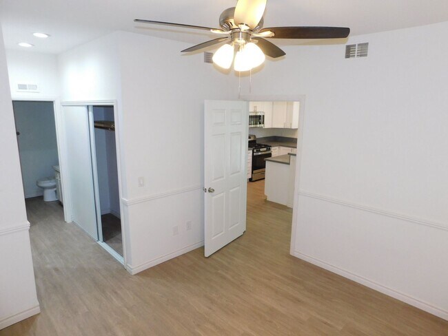 Building Photo - 1 Bedroom 1 Bathroom Downstairs Unit in Ga...