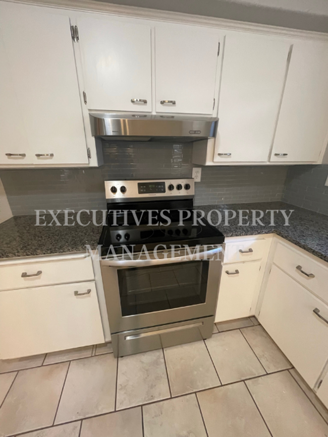 Building Photo - 3341 El Dorado Ct