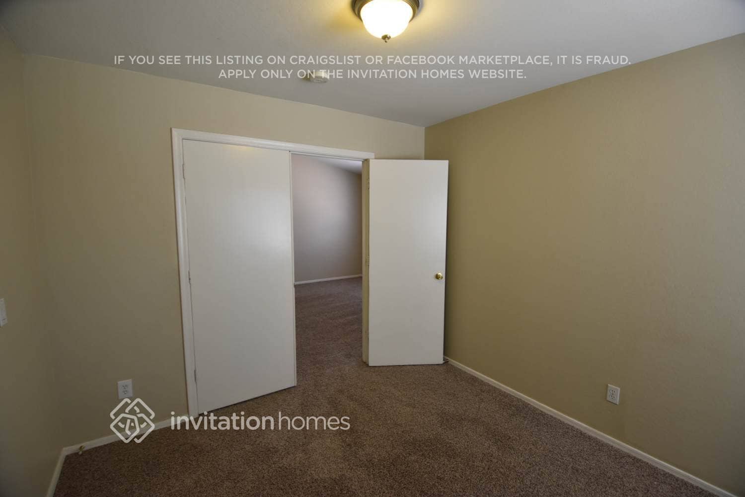 Building Photo - 12018 W Aster Dr