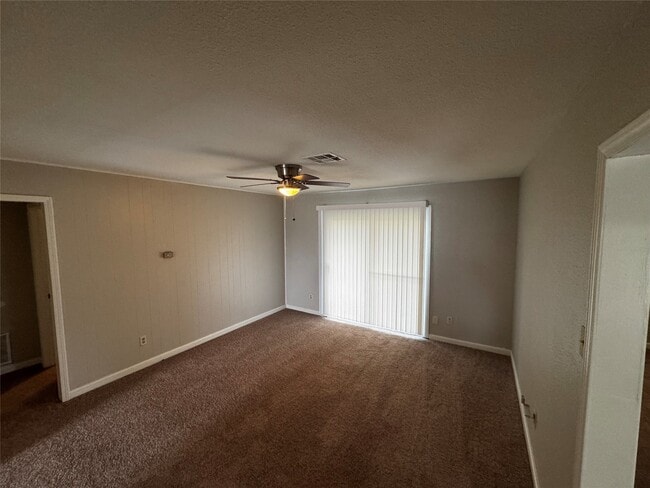 Building Photo - 1922 Bunzel St