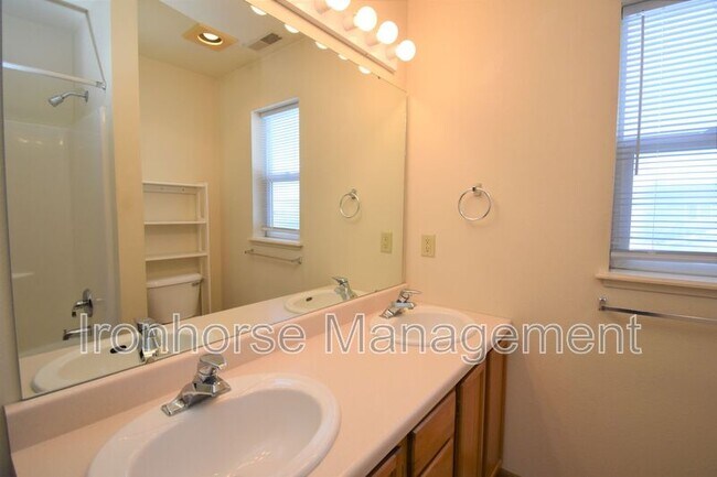 Building Photo - 2411 Wheeler Dr