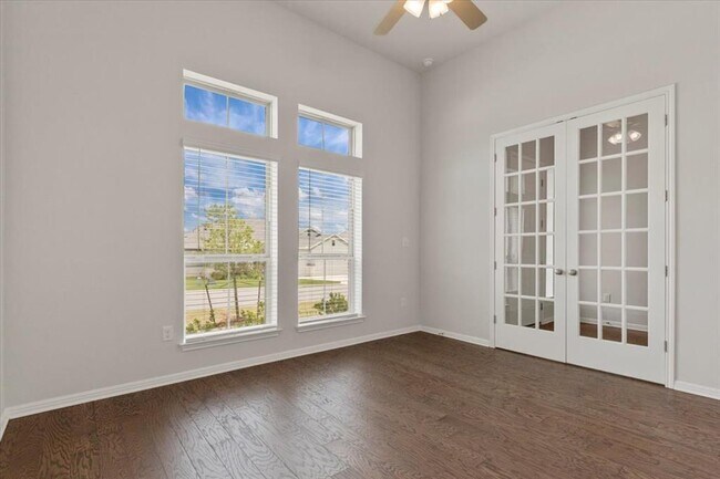 Building Photo - 271 Eclipse Dr