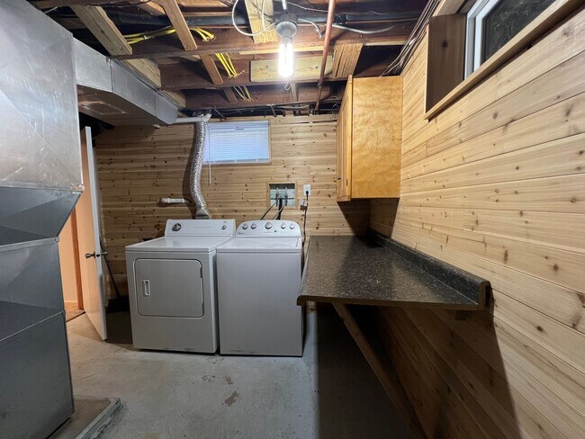Building Photo - Lovely North Fargo Home