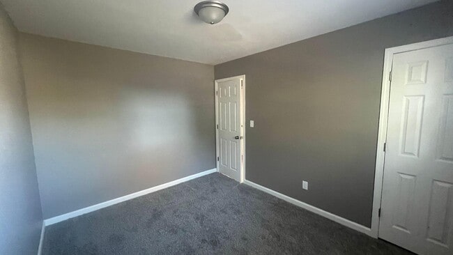 Building Photo - 5922 N 84th St