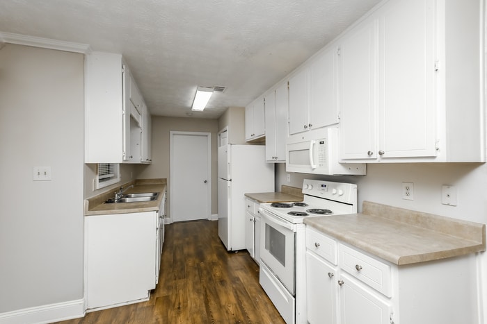 Building Photo - 2442 Chauncey Ln