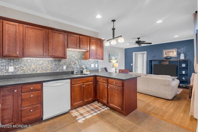 Building Photo - 500 Deal Lake Dr