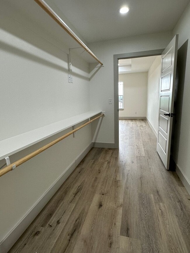 Building Photo - BRAND NEW 4 BED 3 BATH in WAYNESVILLE