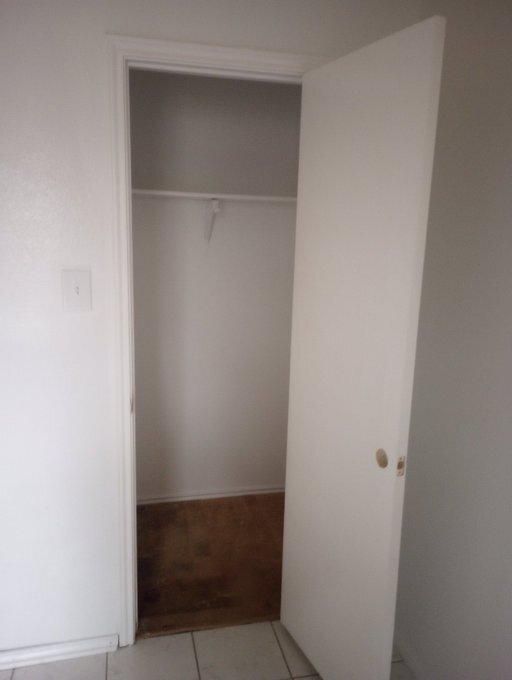 Building Photo - 9627 Dugas Dr