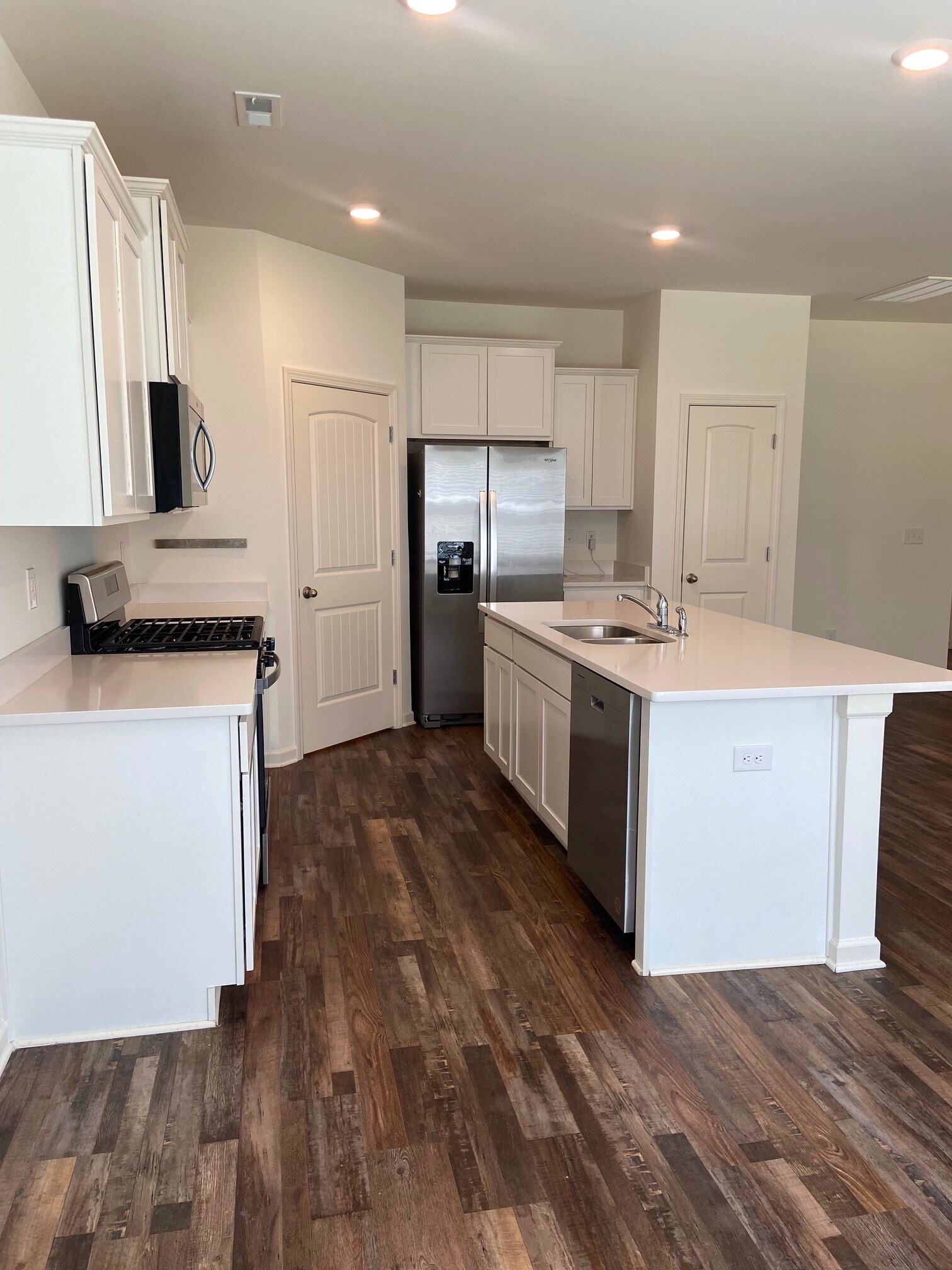 Building Photo - 252 Chelsea Pk Cir