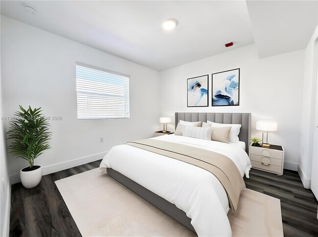 Building Photo - 1710 NW 1st Ct