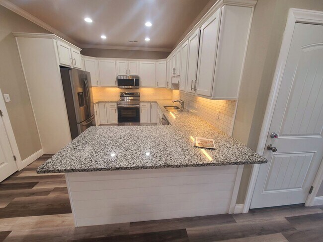 Building Photo - The Blandville - 2 bedroom- 2 bath