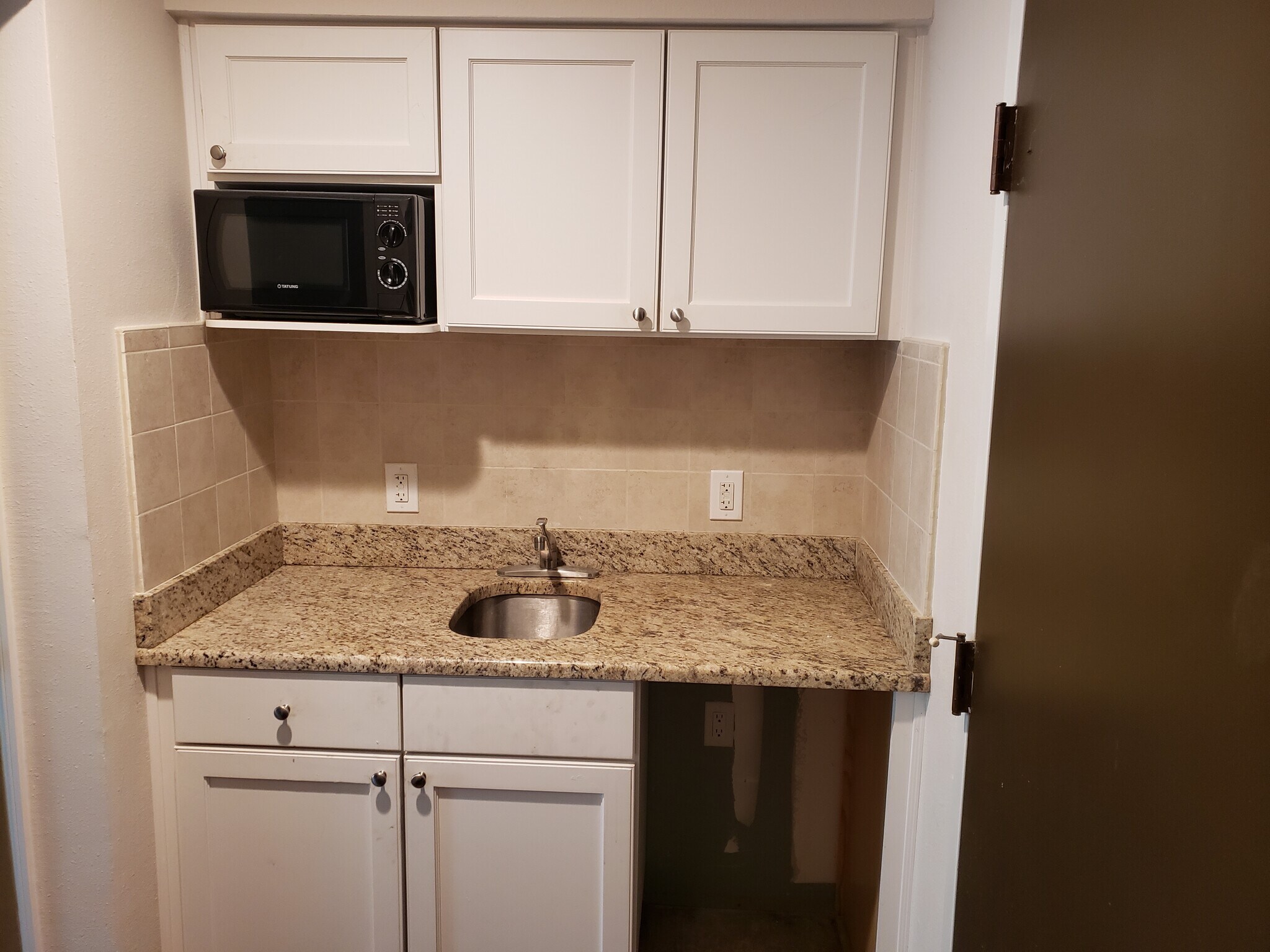 Building Photo - 50 Sun Air Blvd E