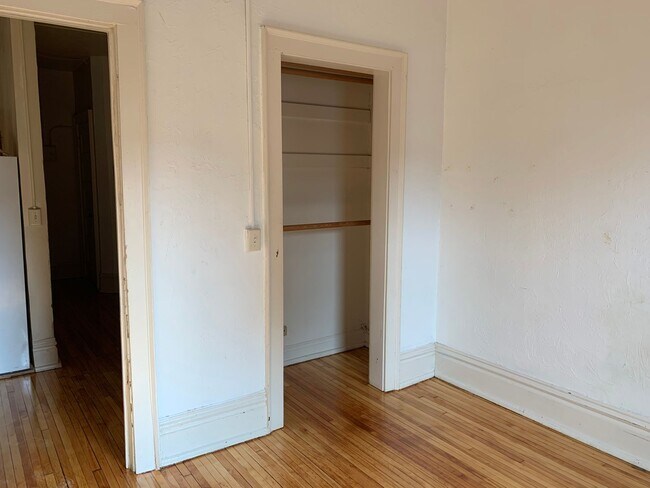 Building Photo - Downtown  2 bedroom Condo across from  St. Thomas close to MCTC, UMN, MCAD . New hardwood floors