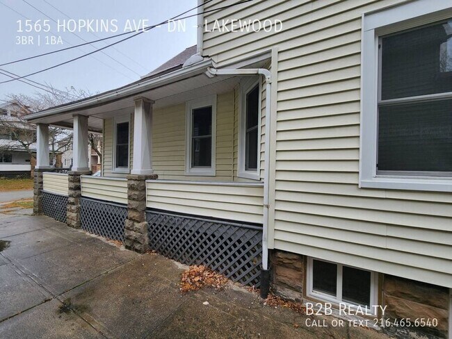 Building Photo - 1565 Hopkins Ave