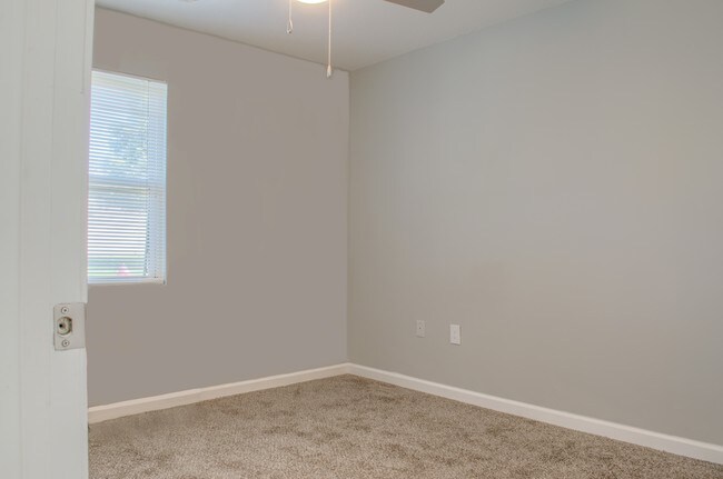 Building Photo - Carmel Spring