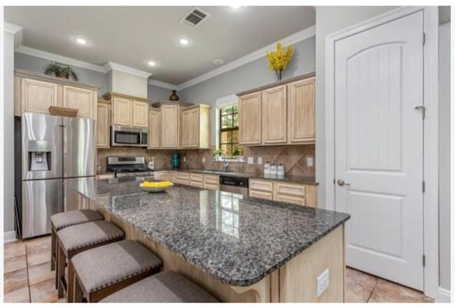 Building Photo - 3895 Jasmine Blvd