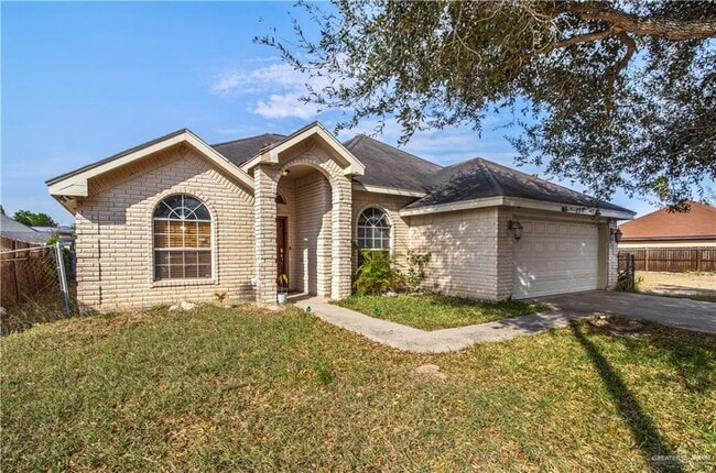 Building Photo - 12 Coma St