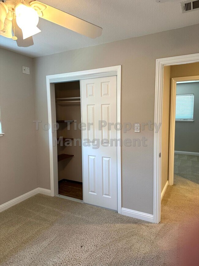 Building Photo - Spacious 4 Bed / 2.5 Bath / 2,106 Sqft Mar...
