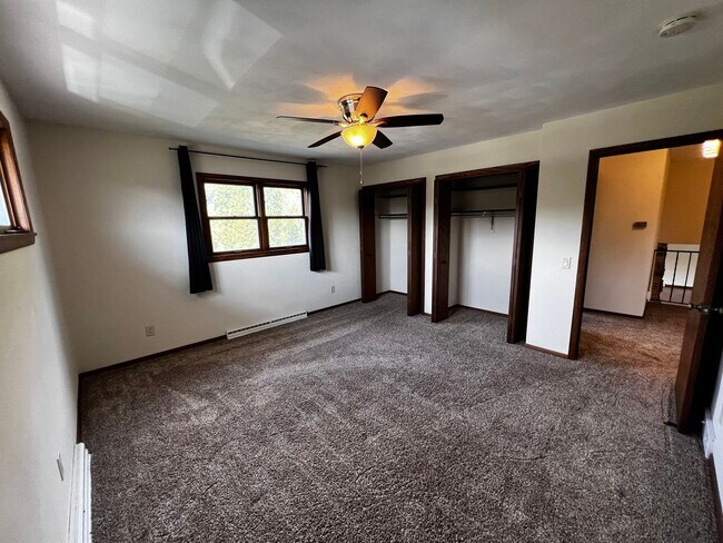 Building Photo - Spacious Home with Remodeled Open-Concept Kitchen, Water Utilities Included. VERONA Schools