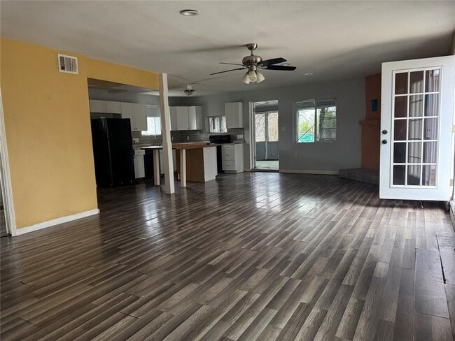 Building Photo - 6304 Hudson Bend Rd