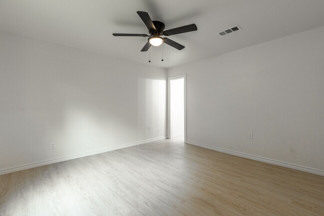 Building Photo - 207 Joel Hooper Dr