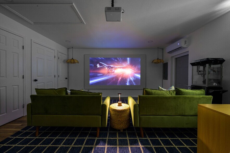 Building Photo - 11784 85th Ave