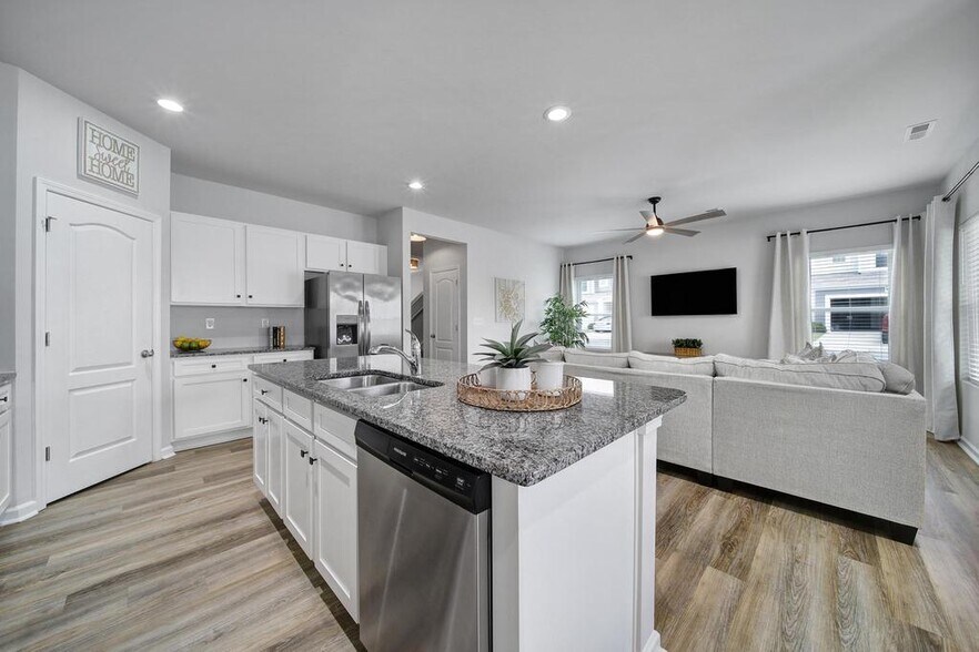 Building Photo - Poplin Meadows