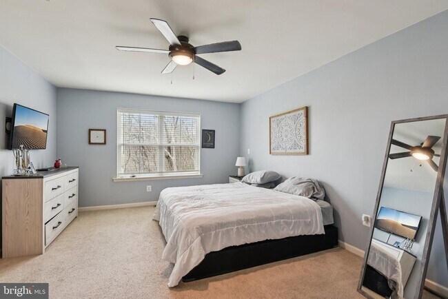 Building Photo - 1306 Hawk Hollow Dr