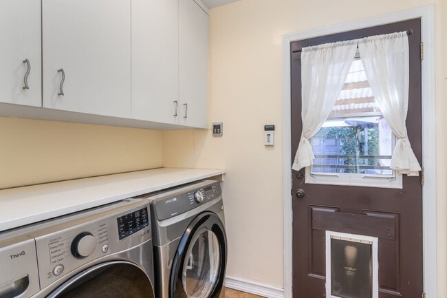 Building Photo - 6641 Murietta Ave