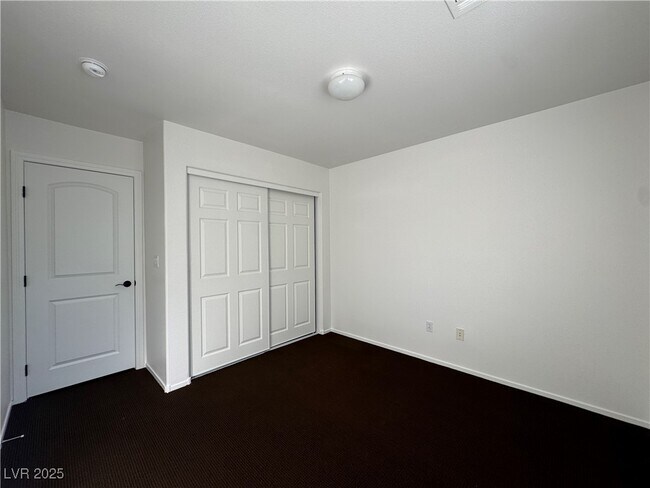 Building Photo - 9501 Ironsend St