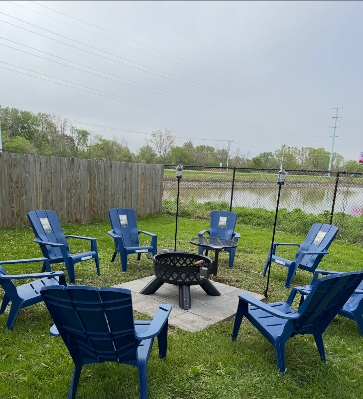 Building Photo - 599 Morris Ave