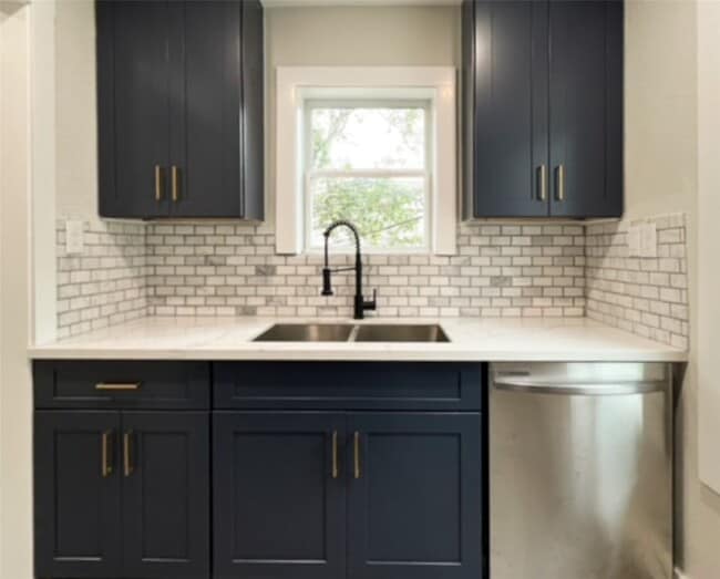 Building Photo - 4704 Greenbriar Dr