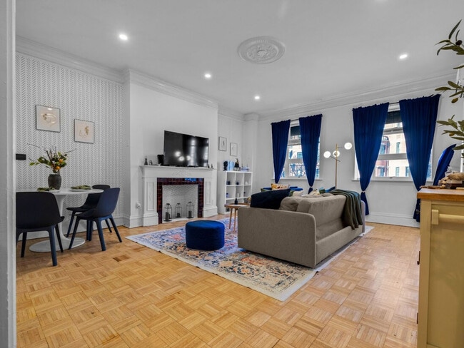 Building Photo - 182 Commonwealth Ave