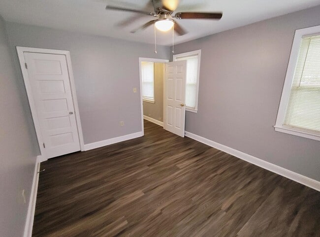 Building Photo - 1271 Carrolton Rd