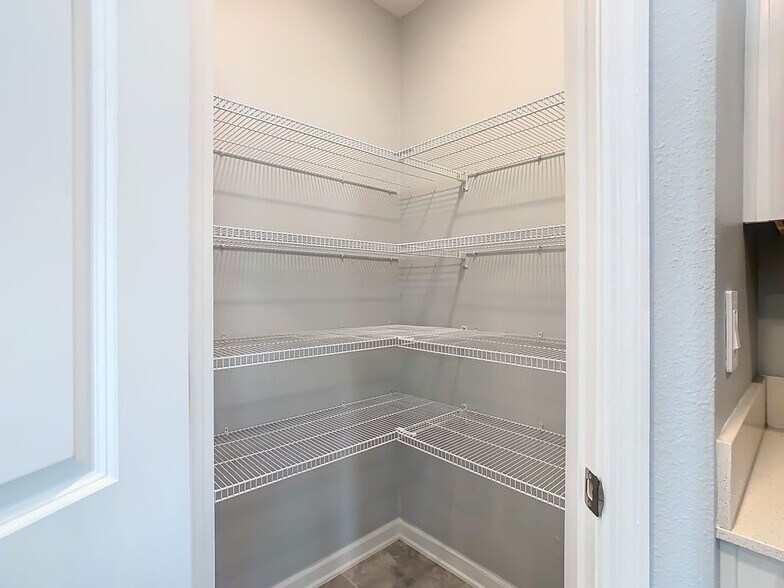 Building Photo - 1033 Holden Wy