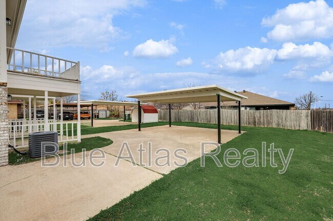 Building Photo - 2300 Indigo Ln