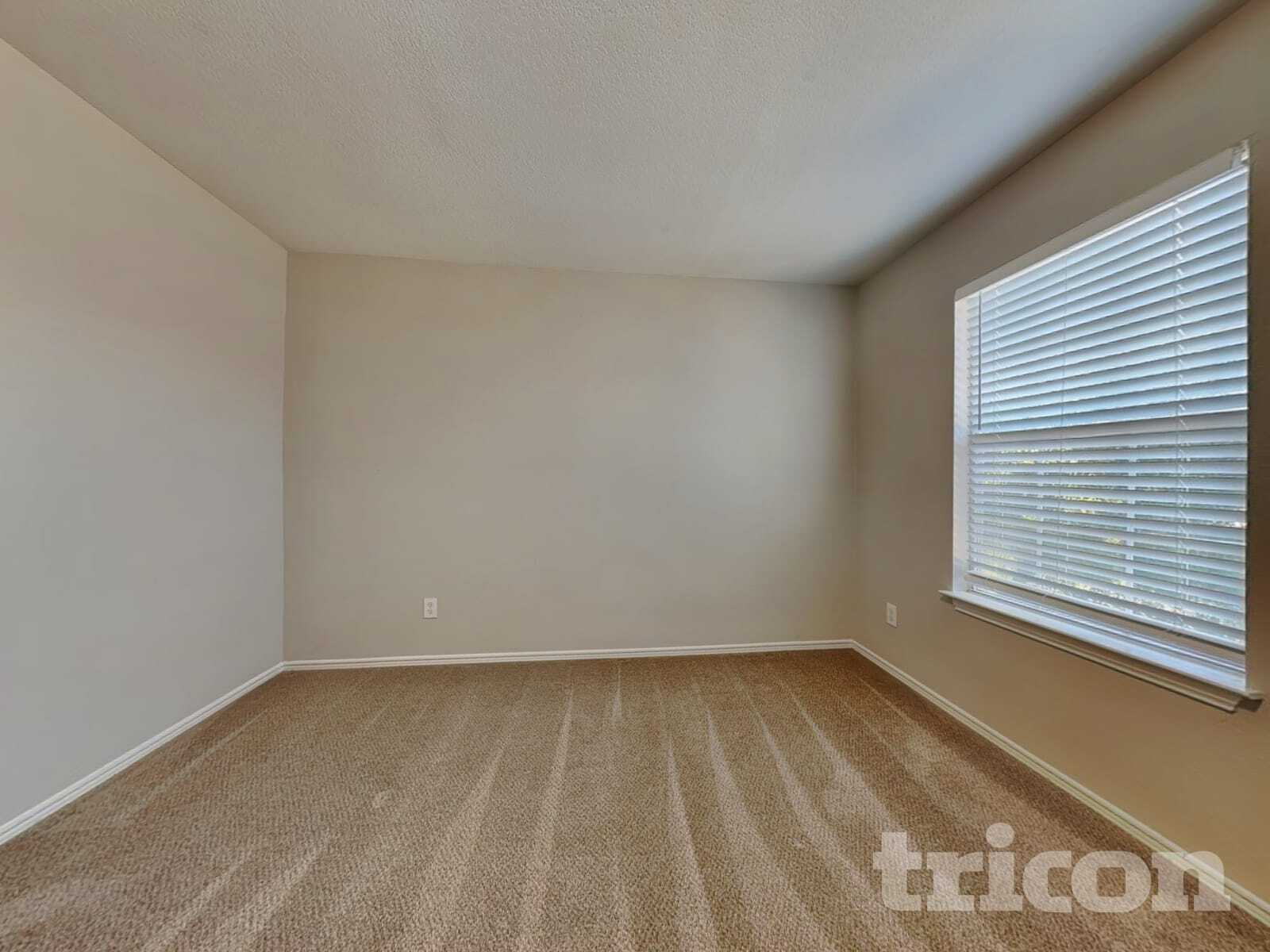 Building Photo - 160 Hinge Path