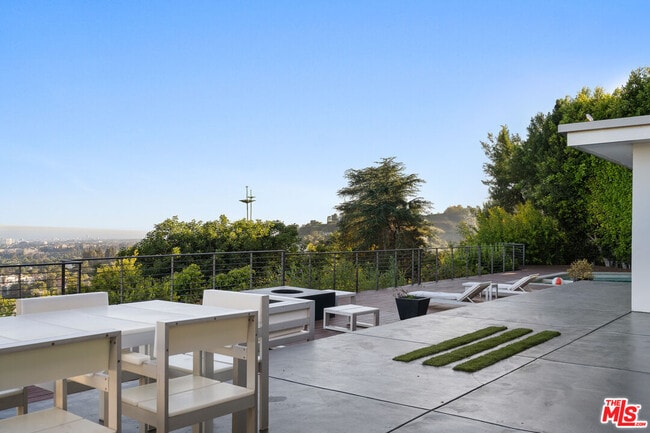 Building Photo - 10134 Angelo View Dr