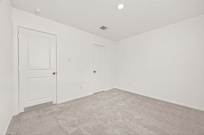 Building Photo - 26923 Dalmatian Bellflower Dr