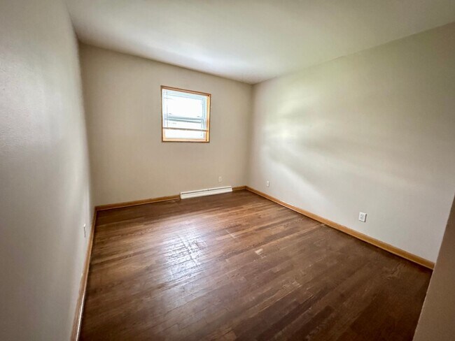 Building Photo - 3952 S 43rd St