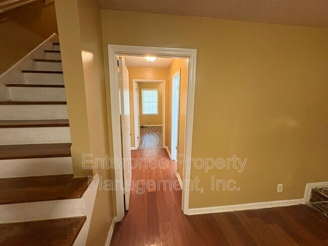 Building Photo - 3182 Casann Cove